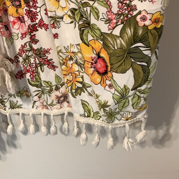 Cynthia Mehra | Floral Cold Shoulder Women’s Cropped Tank with Tassels - Picture 7 of 8